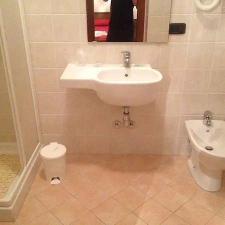 Lorena Hotel 2*