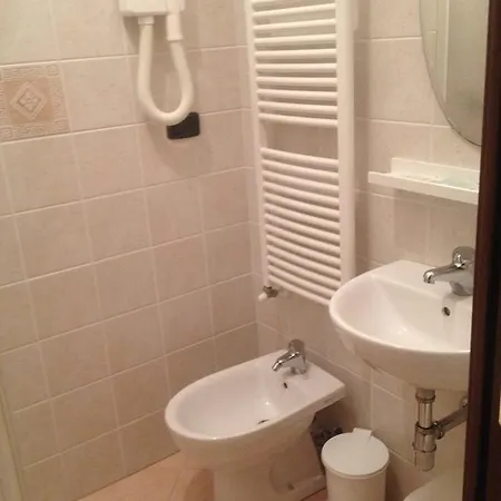 Lorena Hotel 2*